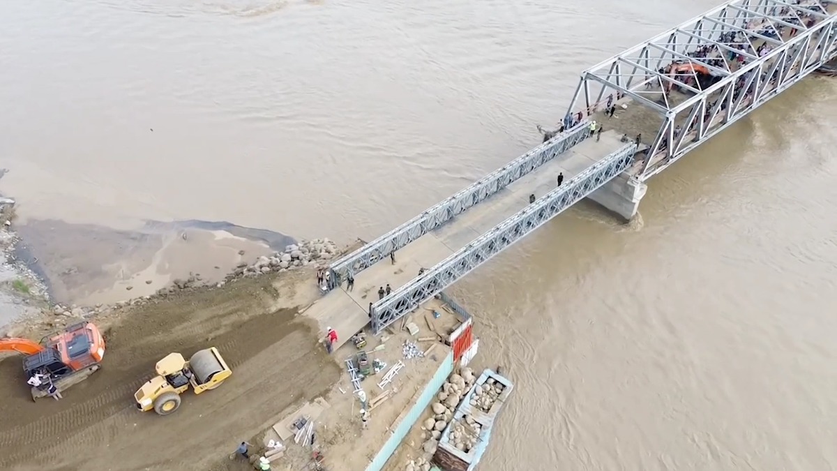 Pembukaan jembatan bailey pascabencana. (dok. istimewa)