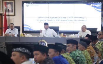 Pertemuan Menteri Nusron dengan para tokoh agama dan adat. (dok. atrbpn)