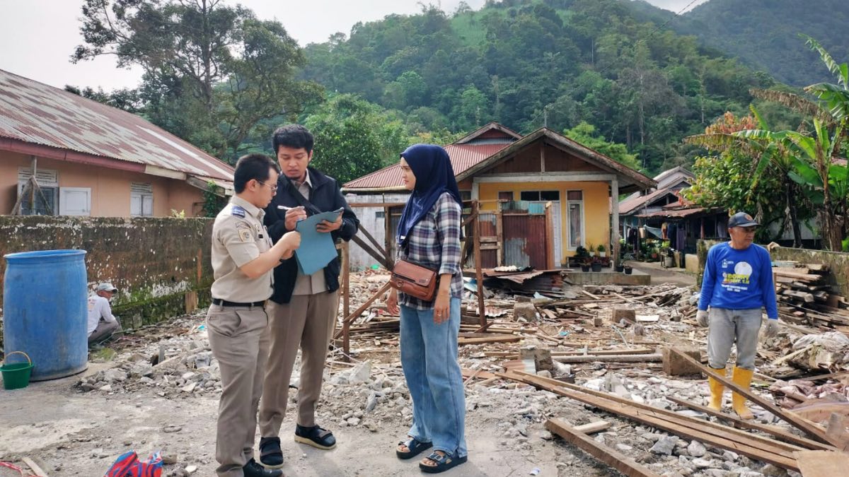 Tim Kantah Padang Panjang gelar tinjauan lapangan untuk penertiban KKPR. (dok. istimewa)