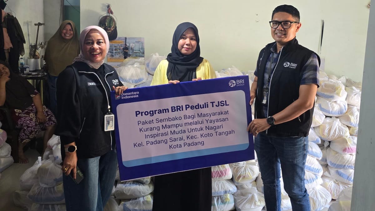 BRI BO Padang salurkan sembako program BRI Peduli. (dok. istimewa)