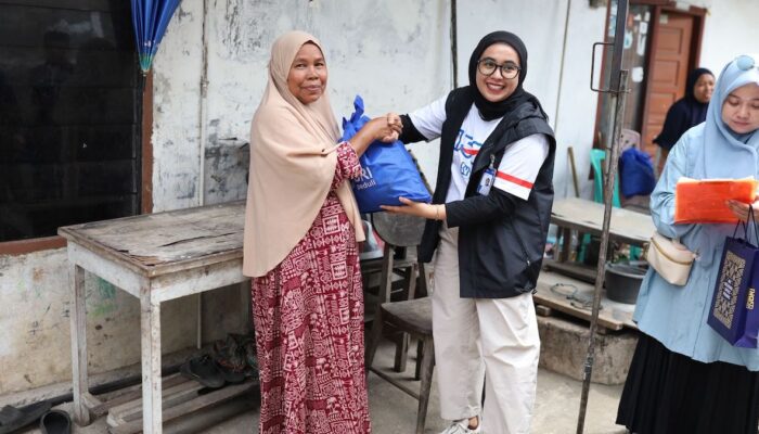 Peduli Sesama, BRI Region 3 Padang Salurkan 700 Paket Sembako