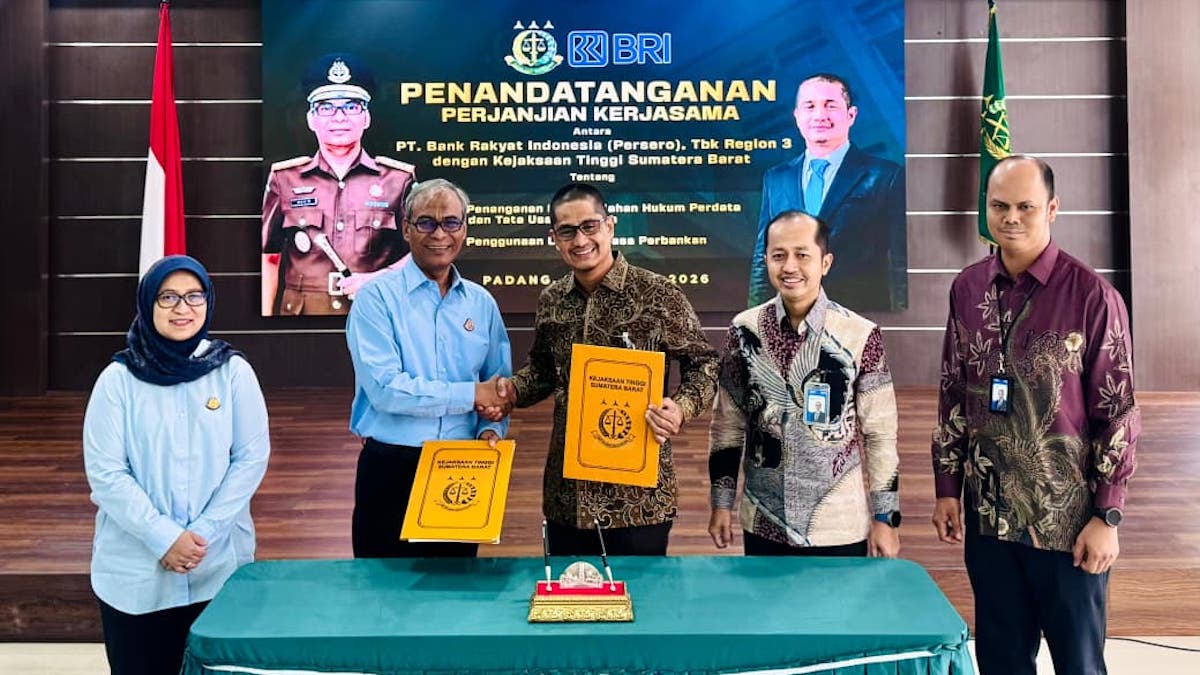 Perjanjian kerjasama BRI dan Kejati Sumbar. (dok. istimewa)